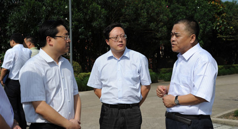 8月31日南通市委常委、通州区委书记费高云等领导莅临我校指导