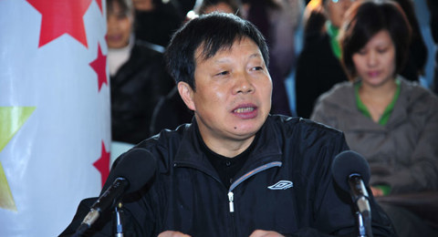 我校分年级召开家长会