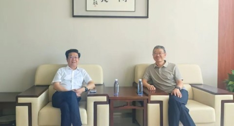 我校党委书记季仲平应邀出席南京航空航天大学开学典礼并作为中学代表发言